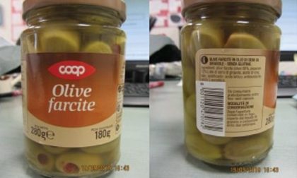 Solfiti non dichiarati in etichetta, richiamo per olive farcite della Coop